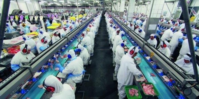 Site De olho nos ruralista, observatório do agronegócio no Brasil, traz matéria destacando o n° de trabalhadores infectados por covid 19 no país