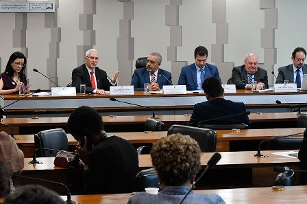 Segundo site, Brasil está entre os piores países do mundo para trabalhador